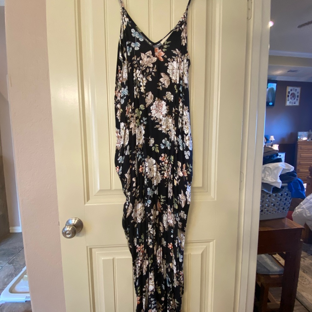 NWT Maxi Dress w/pockets